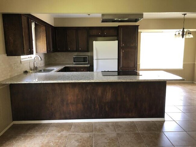 Building Photo - 16724 Timberridge Dr