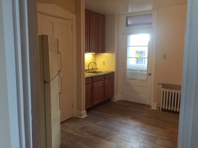 Foto del edificio - 450 N Queen St