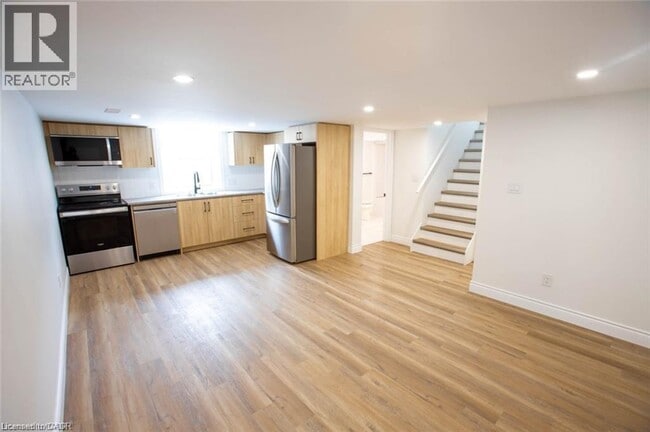 Photo du bâtiment - 177 Pleasant Ave