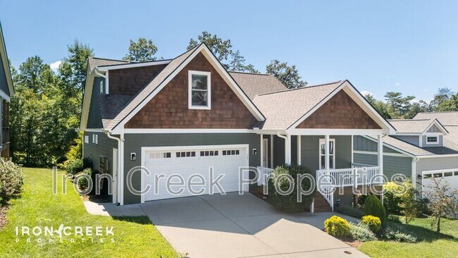 Foto del edificio - 17 Woodbridge Park Dr