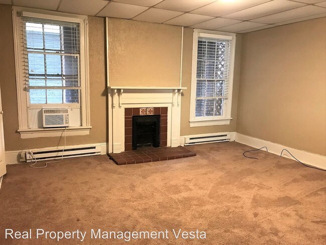Building Photo - 883 Mulberry St