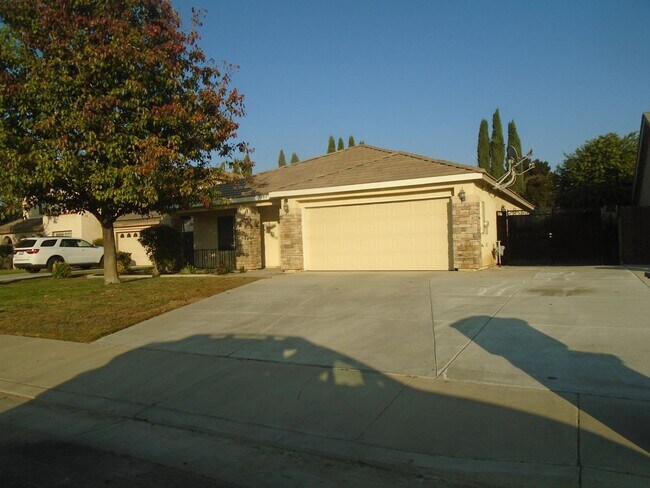 Building Photo - NORTHWEST! MOVE-IN SPECIAL $3225.00 TOTAL ...