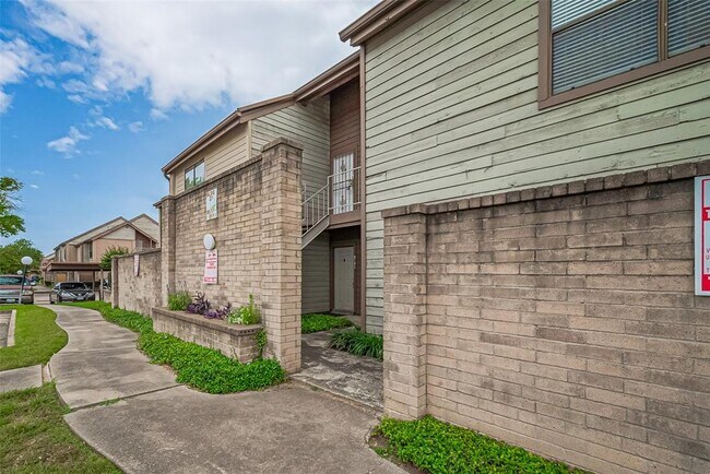 Foto del edificio - 8541 Sands Point Dr