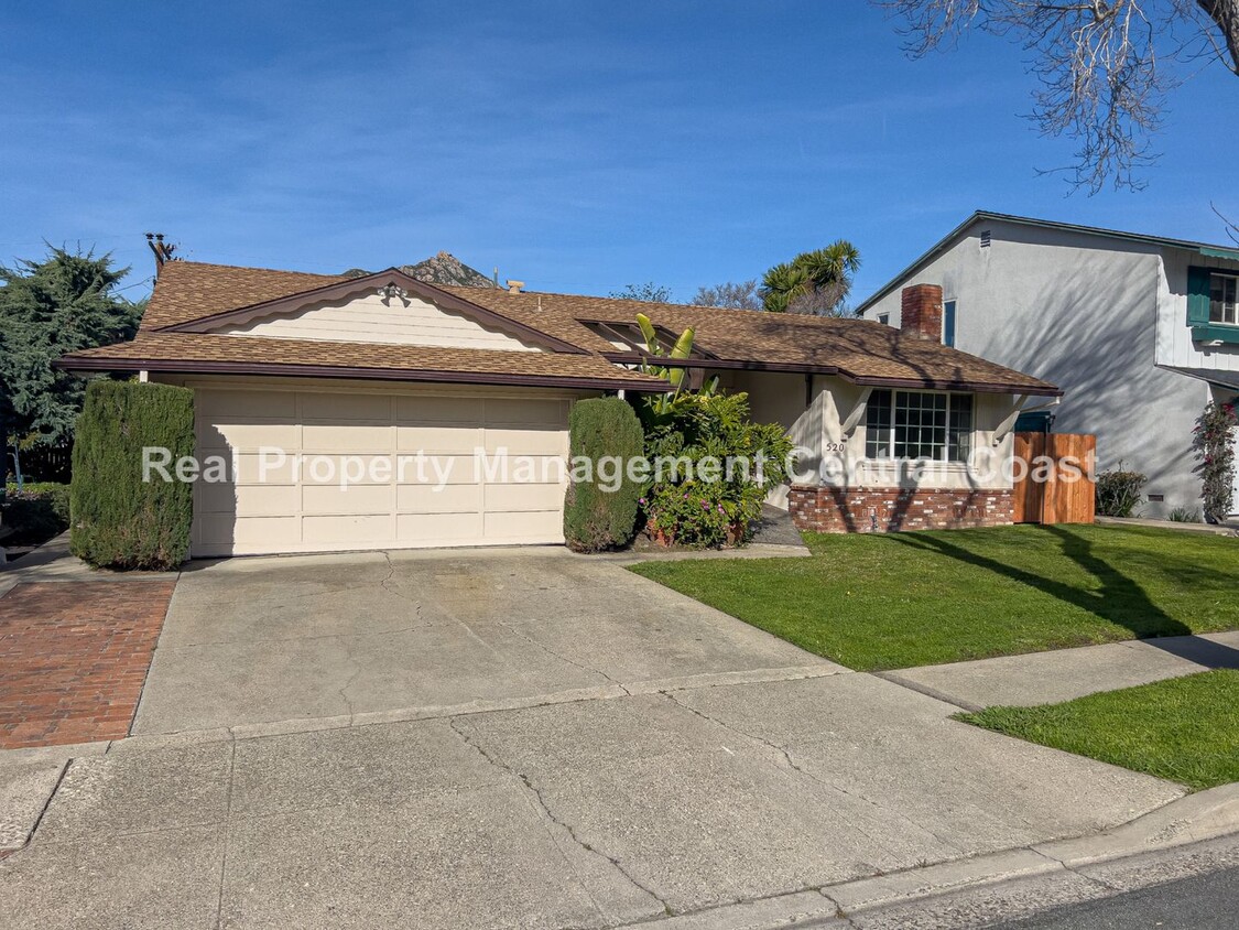 Primary Photo - AVAILABLE JUNE - 4 Bed / 2 Bath Home Close...