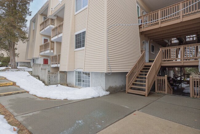 Foto del edificio - 506 Fox Run Ln