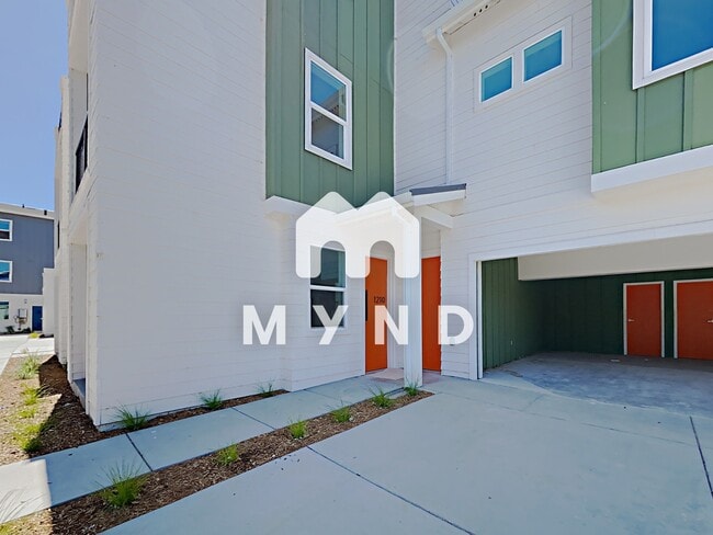 Building Photo - 1210 Raphael St
