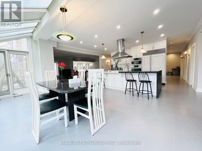 Photo du bâtiment - 270 Greenbrooke Dr