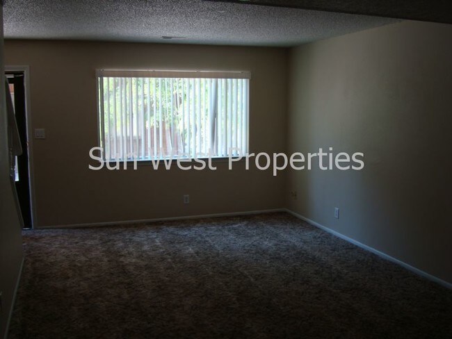 Building Photo - Take a look!