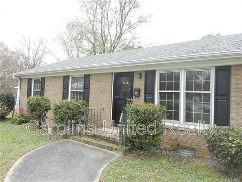 Primary Photo - 5500 Larchmont Ave