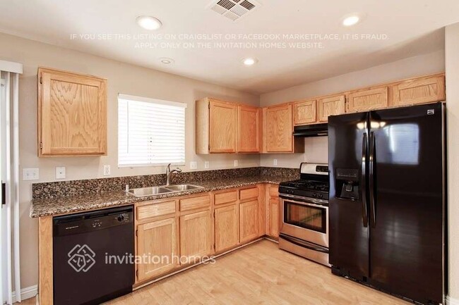 Foto del edificio - 6553 Bush Clover Ln