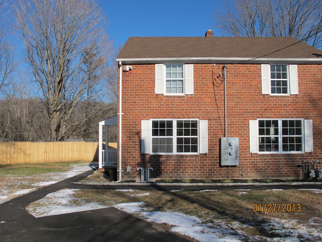 Primary Photo - 16 Garden Dr