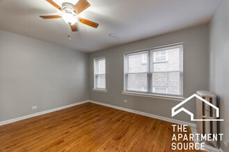 Building Photo - 4241 N Kenmore Ave Building Photo - 4241 N Kenmore Ave