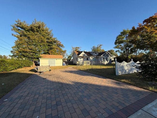 Photo - 4 Dresser Ave House