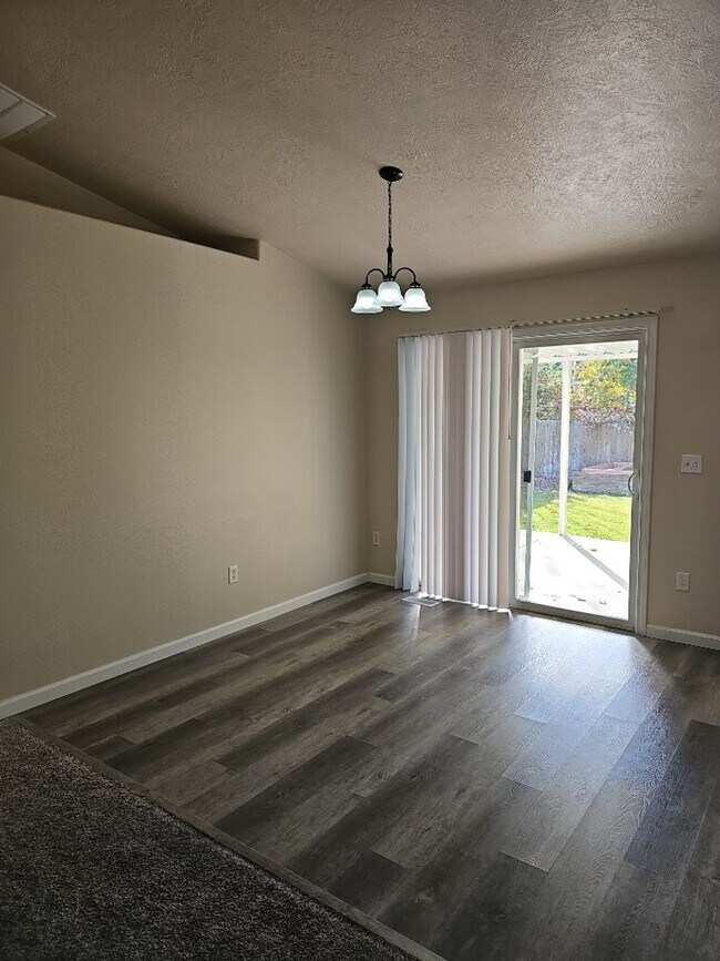 Foto del edificio - Cute Nampa home in one of  the most desirable neighborhoods. Fabulous location. 7159 E. Hampton.