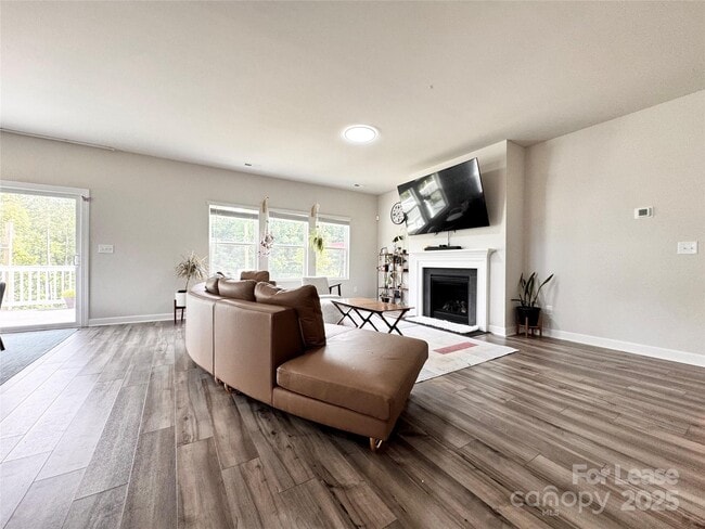 Building Photo - 940 Rachel Anne Dr