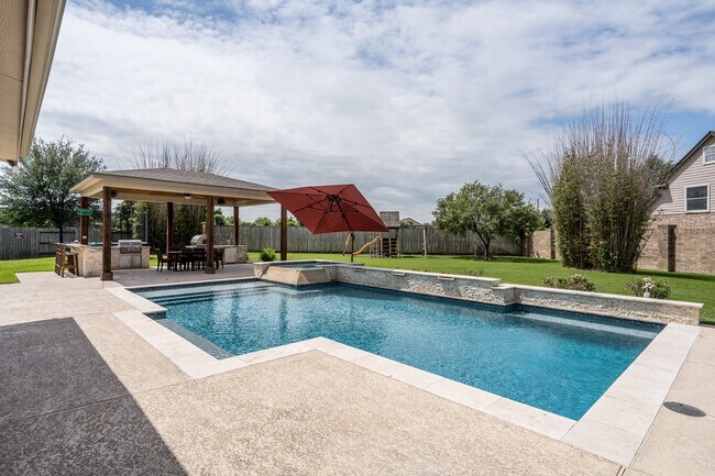 Foto del edificio - 2034 Baker Estates Dr