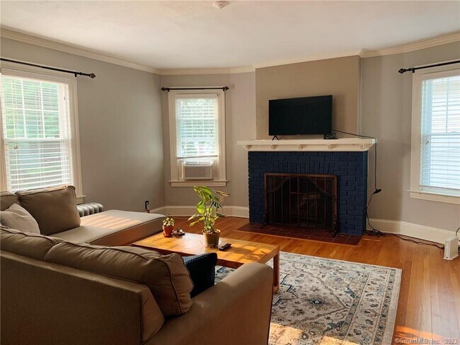 Foto del edificio - 24 Maplewood Ave