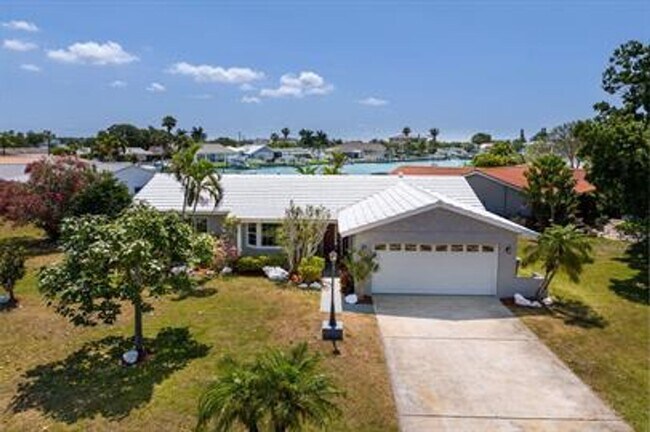 Foto del edificio - ? Spacious Waterfront Home on Isle of Capr...