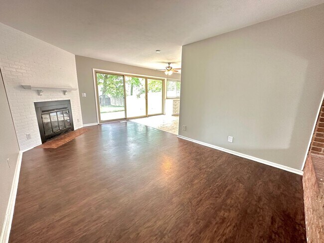 Foto del edificio - 130 Timberwood Ln