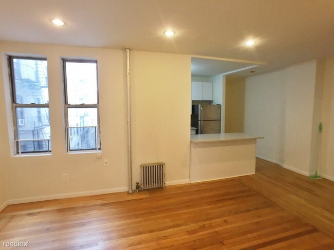 Building Photo - 412 W 129th St