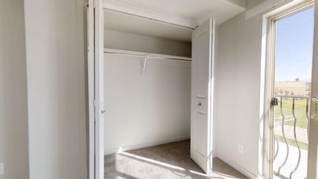 Building Photo - CONDO 2 BED 1 BATH BEHIND WINCO FOR RENT I...