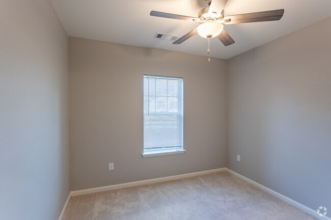 2BR, 2BA - 926SF - Primary Bedroom - Limestone Trail Apartments