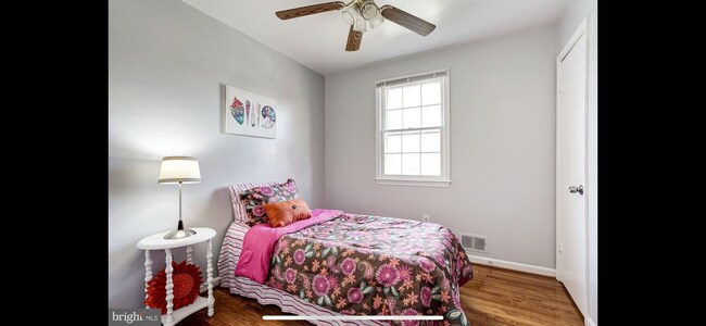 Small Bedroom - 4209 19th Ave