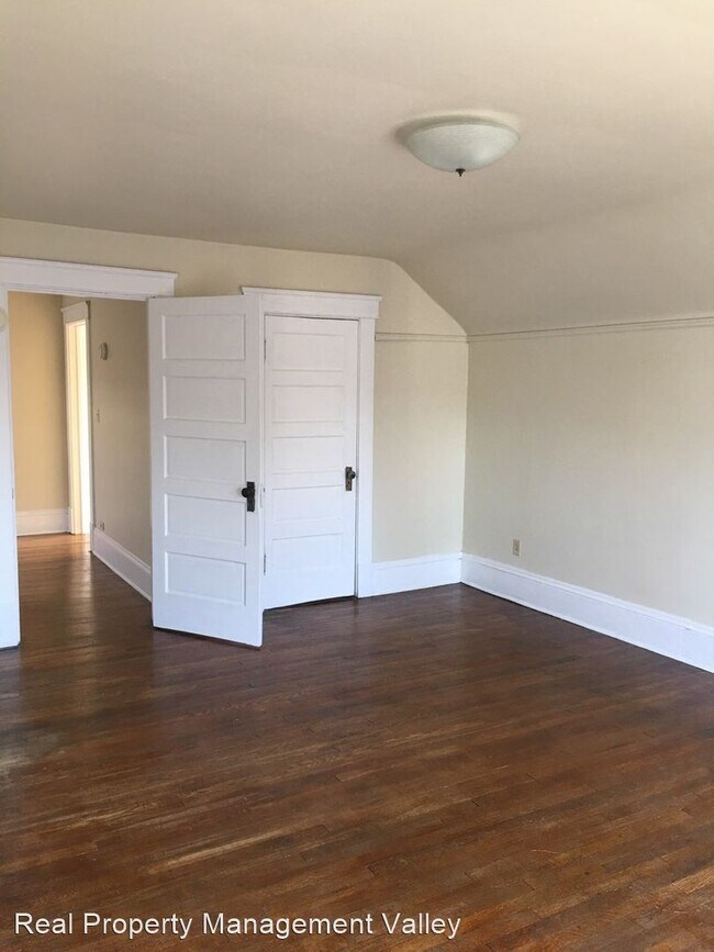Building Photo - 2 br, 2 bath House - 604 Park Avenue