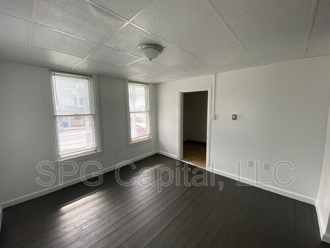 Foto del edificio - 112 N York St