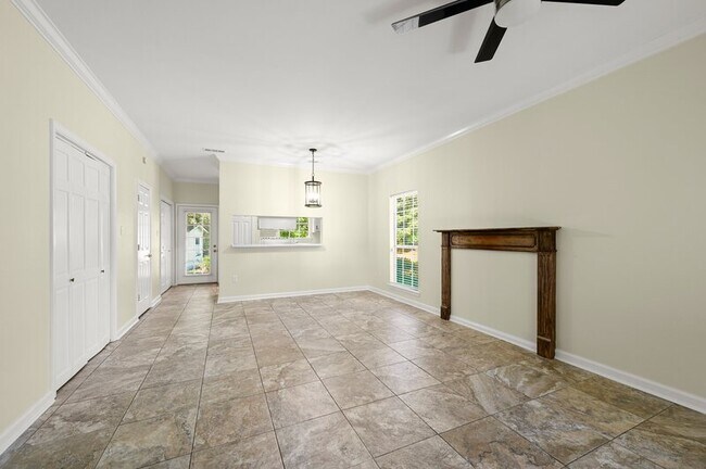 Foto del edificio - 5387 Rosedown Ct