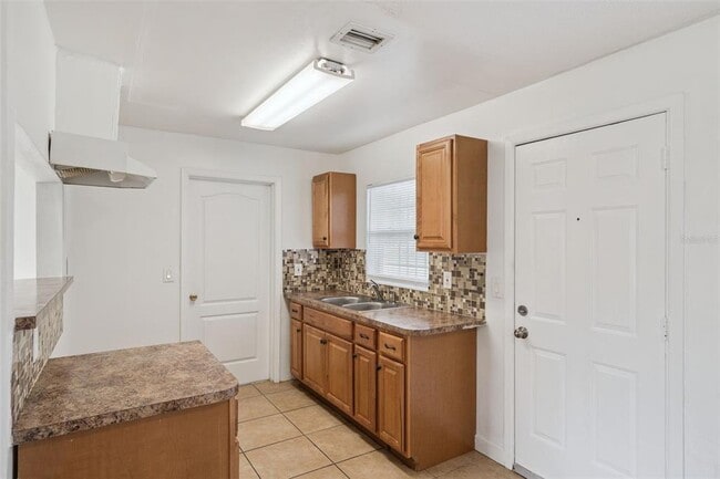 Foto del edificio - 715 S Westmoreland Dr