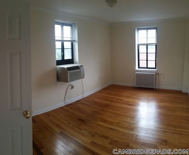 Building Photo - 60 Brattle St