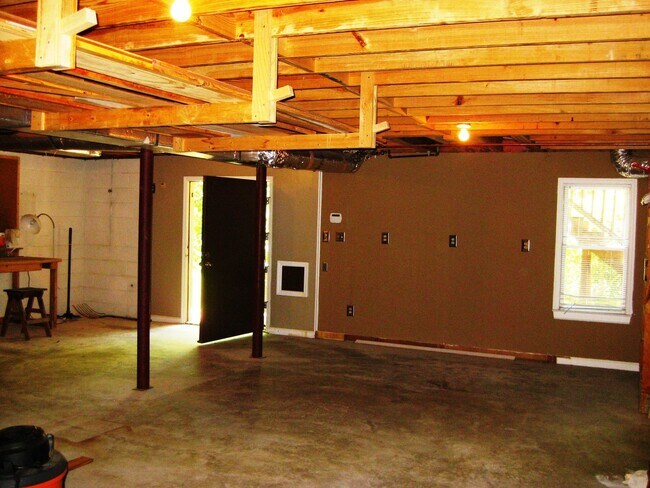 Foto del edificio - Convenient 3BR/2BA in Homewood