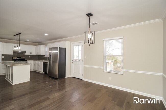 Foto del edificio - 3736 Chapel Hill Rd