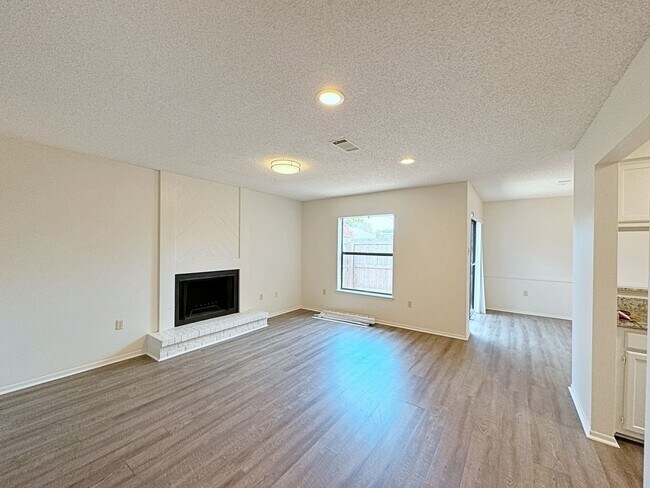 Foto del edificio - 2  Bedroom Condo off Essen near local Hosp...