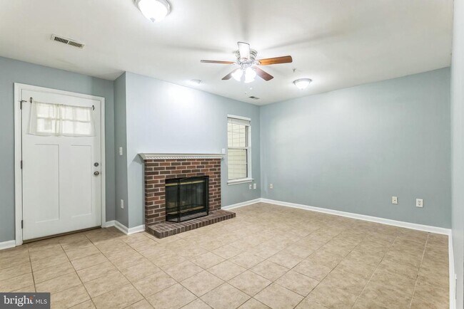 Building Photo - 20539 Golf Course Dr