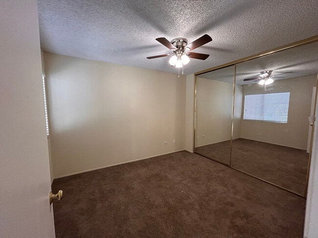 Foto del edificio - 3039 Plaza Leonardo