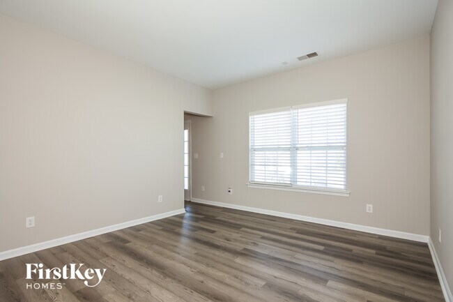 Building Photo - 2024 Pheasant Glen Rd