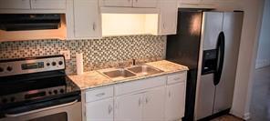 Building Photo - 2001 Bentley St