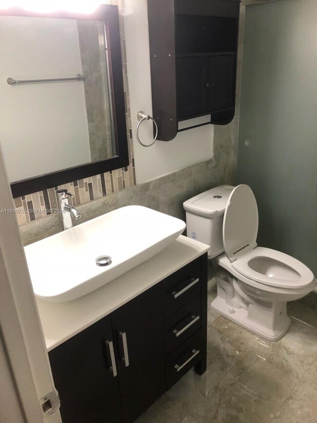 Building Photo - 300 Gardens Dr