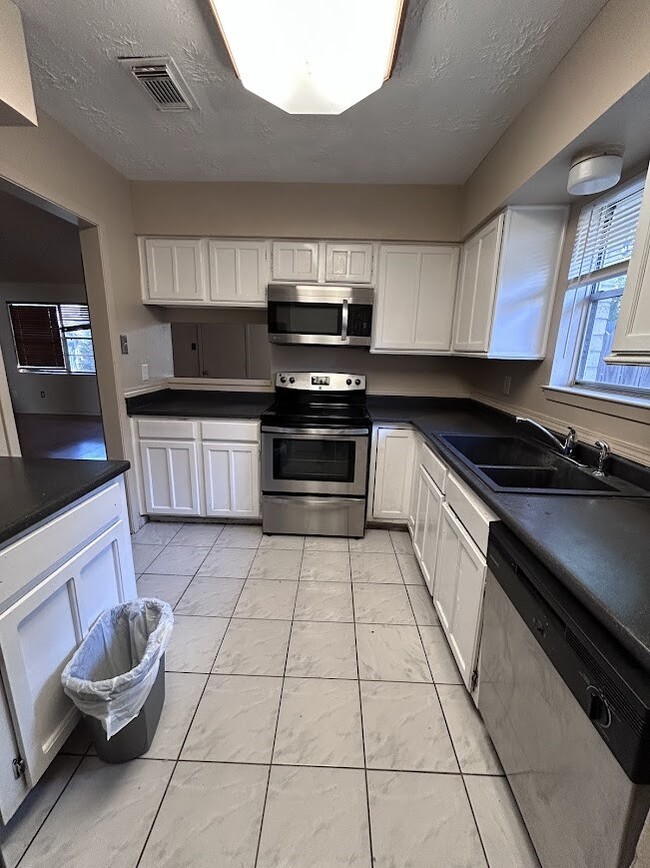 Building Photo - 20322 Beigewood Ln