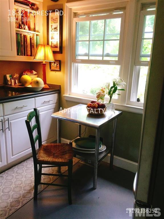 Primary Photo - 1832 Forest Rd - Available early June!
