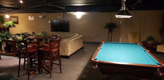 Social Room - 10982 Roebling Ave