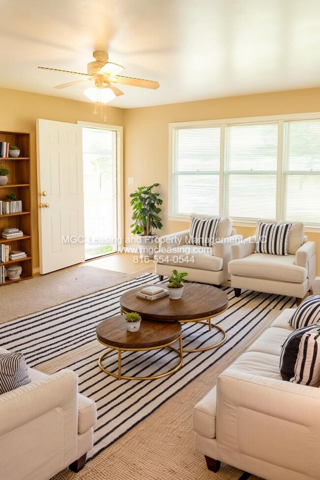 Foto del edificio - Perfect location with fenced in back yard!