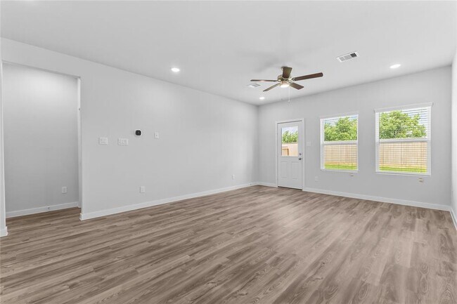 Building Photo - 5703 Fresh View Ct