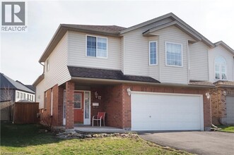 Building Photo - 17 Hawkswood Dr