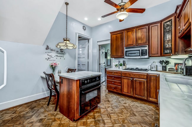 Building Photo - 217 Loraine Ave