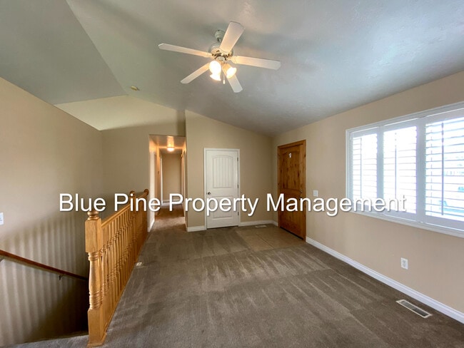 Building Photo - 4001 Summer Sun Dr