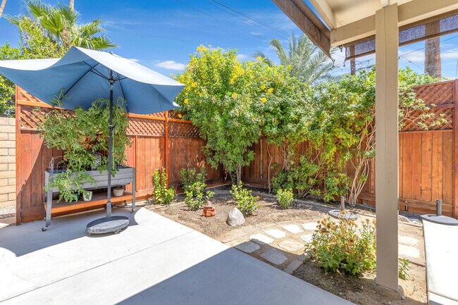 Building Photo - 74558 Monteverde Way