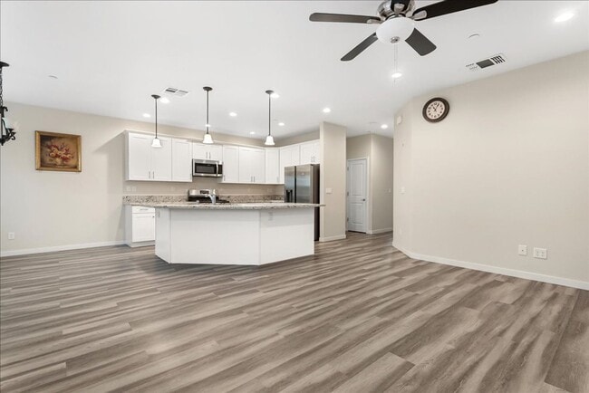 Building Photo - 6200 Fowler Ave